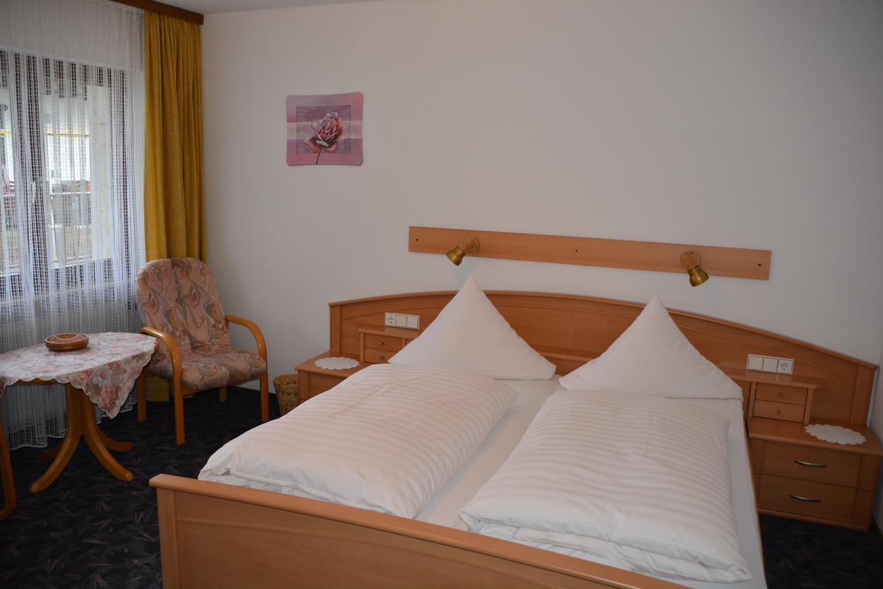 Decker'S Bio Hotel Zum Lamm ไบเออร์สบรอนน์ ภายนอก รูปภาพ