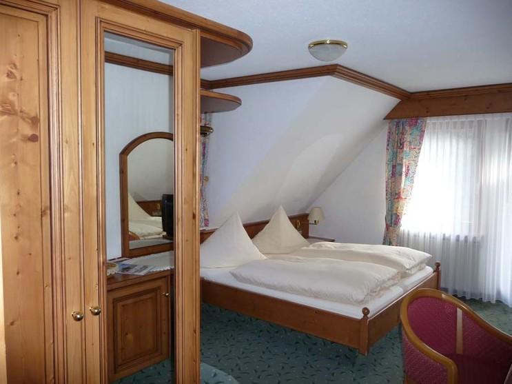 Decker'S Bio Hotel Zum Lamm ไบเออร์สบรอนน์ ภายนอก รูปภาพ